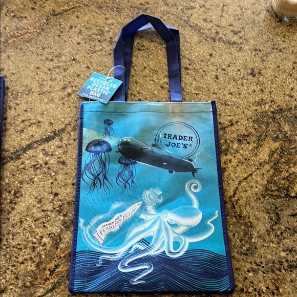 ♻️ 🛒 Eco Friendly Trader Joe's Reusable 100% Recycled Ocean Plastic Grocery Bag - Picture 3 of 6